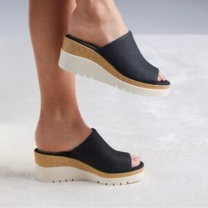 SOUL Naturalizer Black and Tan Wedge Mules